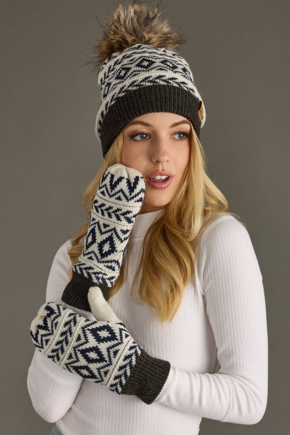 Gray Pattern Pom Hat